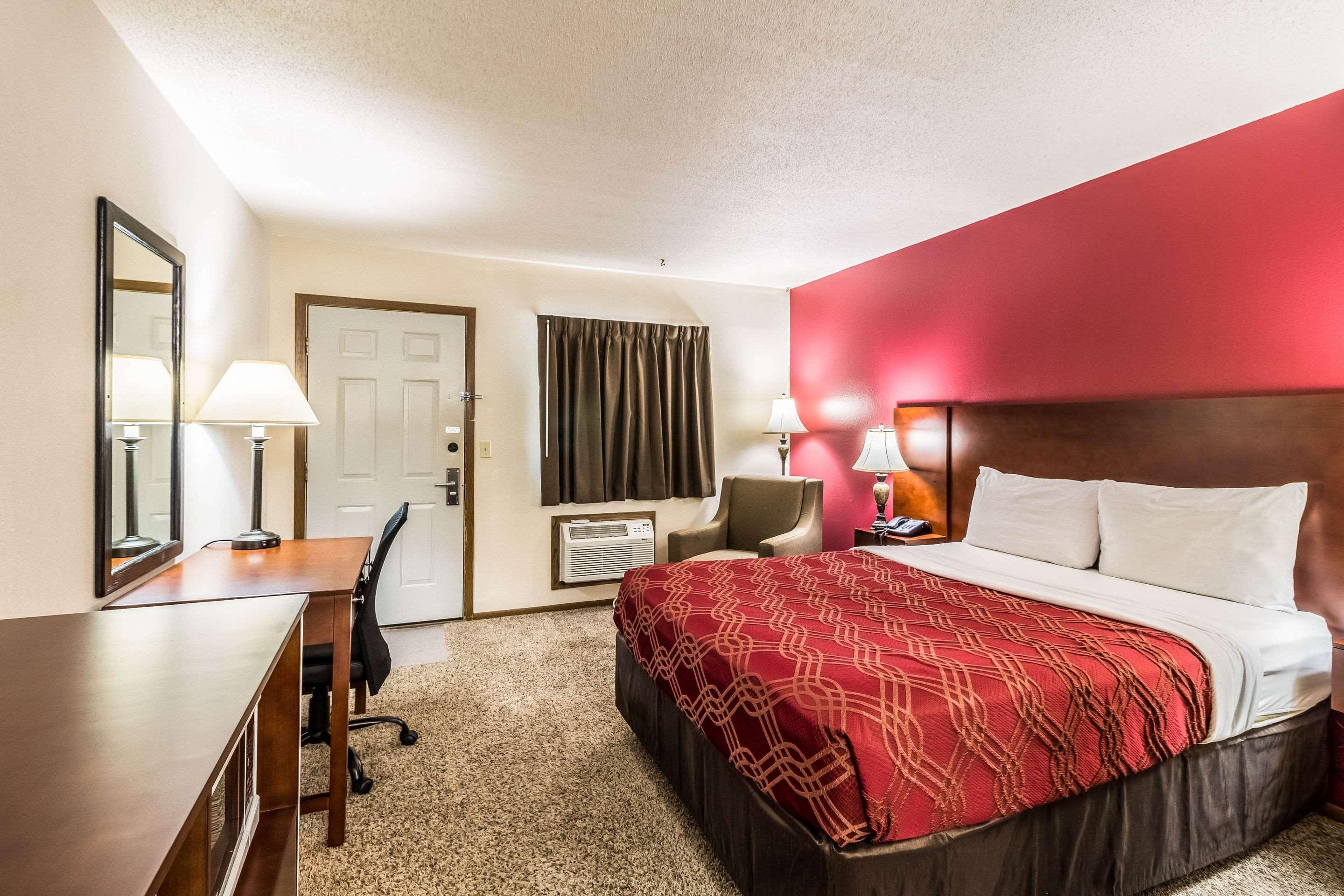 Econo Lodge - Valley City Bagian luar foto
