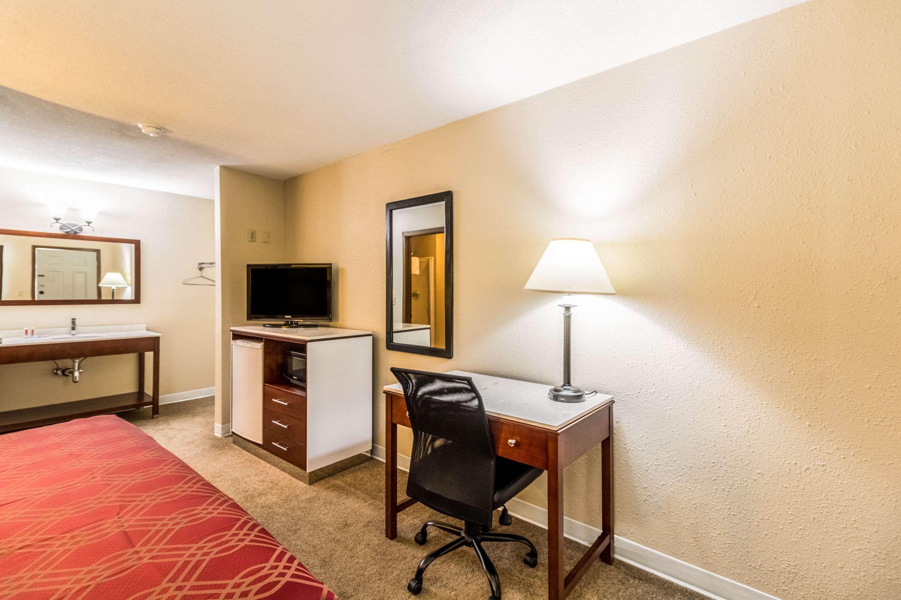 Econo Lodge - Valley City Bagian luar foto