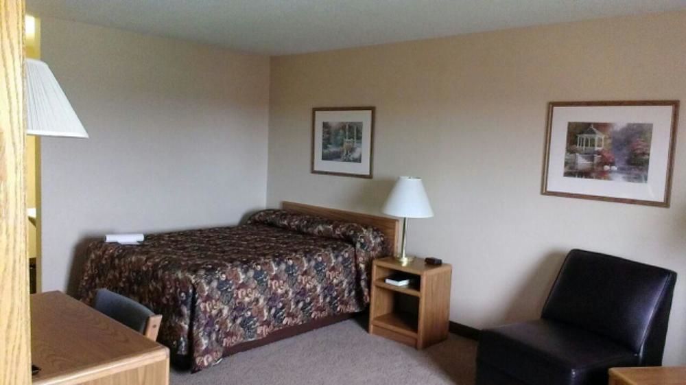 Econo Lodge - Valley City Bagian luar foto