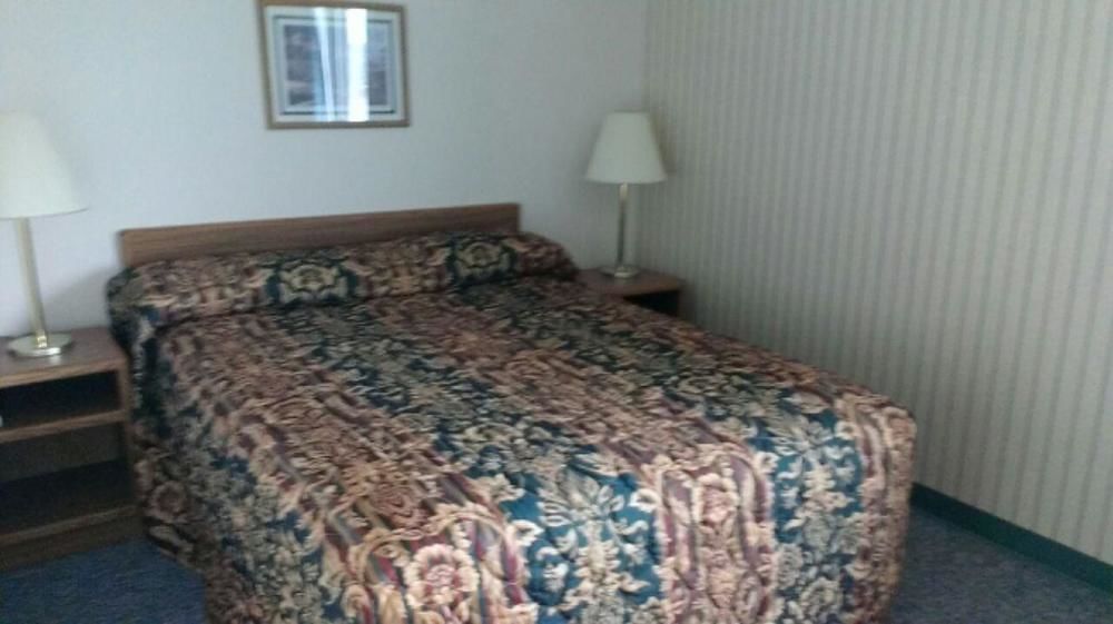 Econo Lodge - Valley City Bagian luar foto
