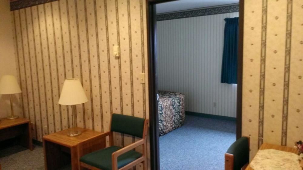 Econo Lodge - Valley City Bagian luar foto