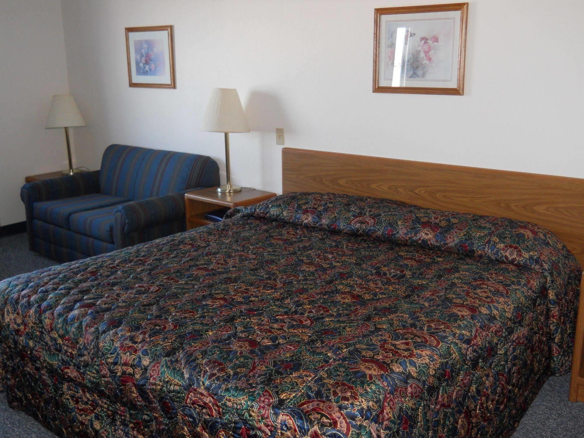 Econo Lodge - Valley City Bagian luar foto