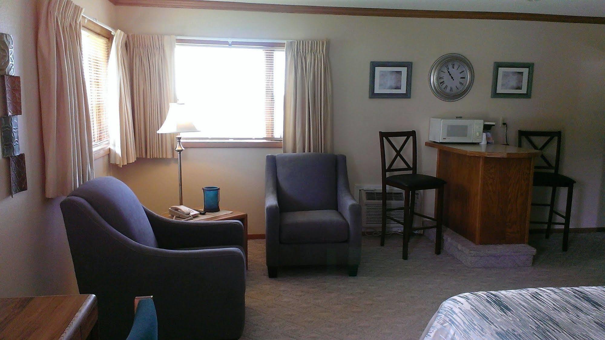 Econo Lodge - Valley City Bagian luar foto