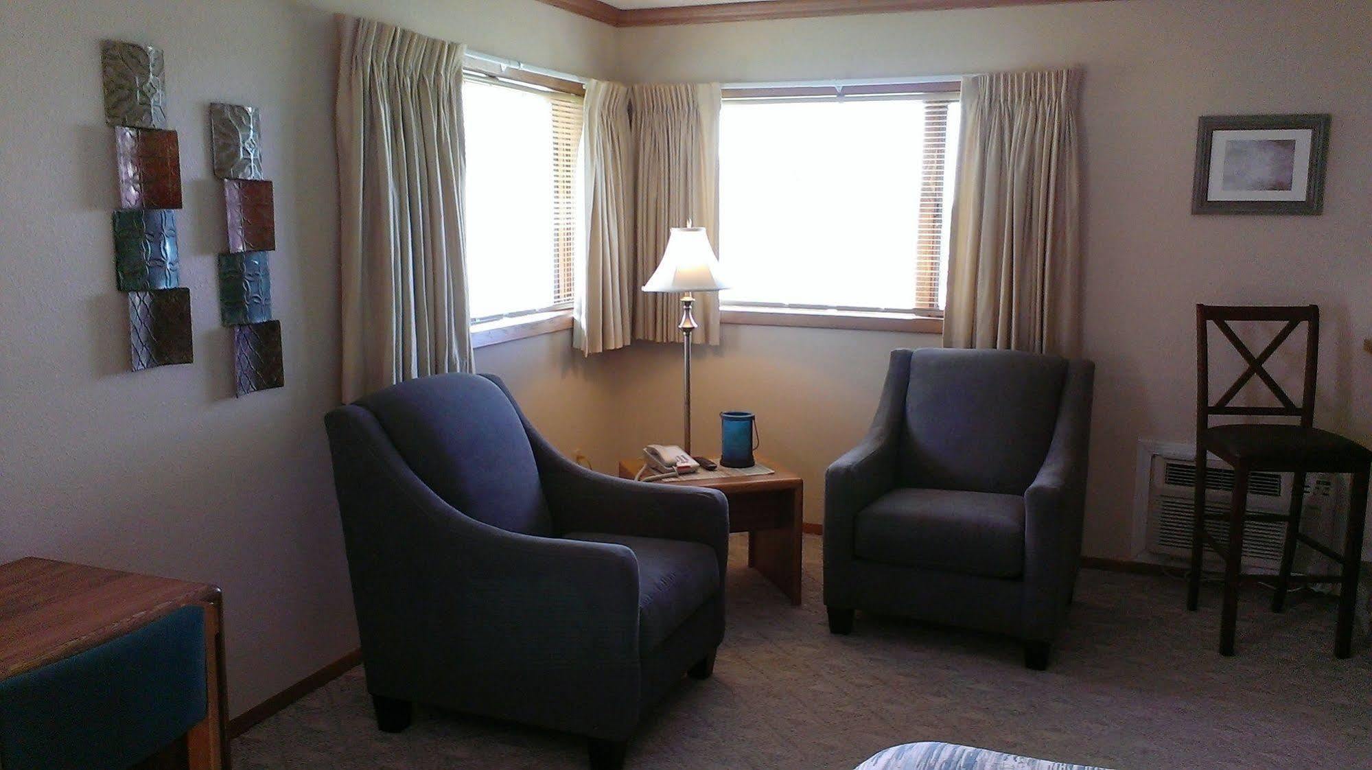 Econo Lodge - Valley City Bagian luar foto
