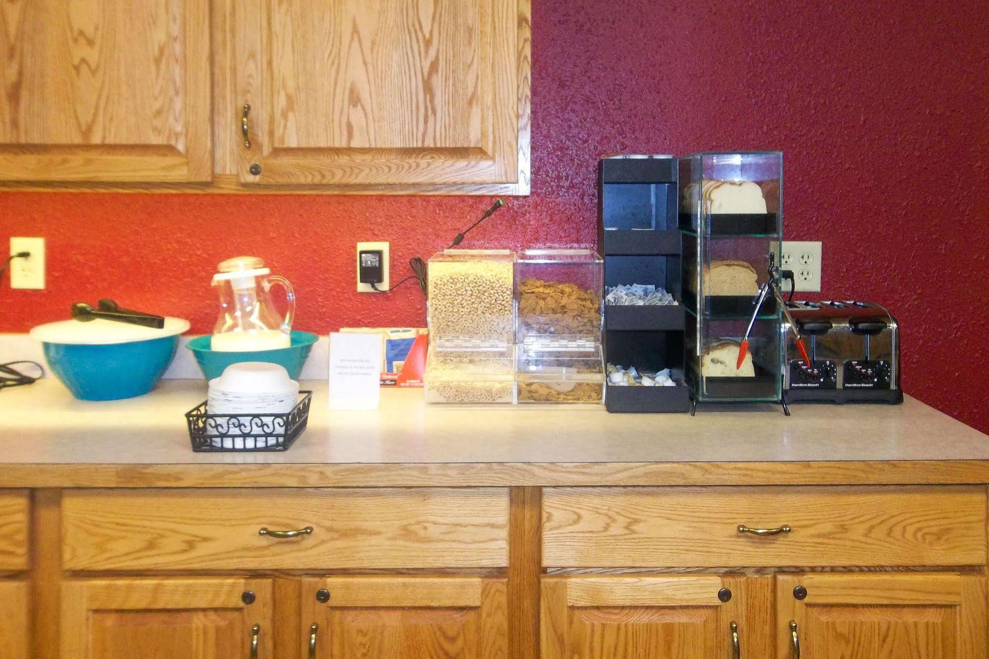 Econo Lodge - Valley City Bagian luar foto